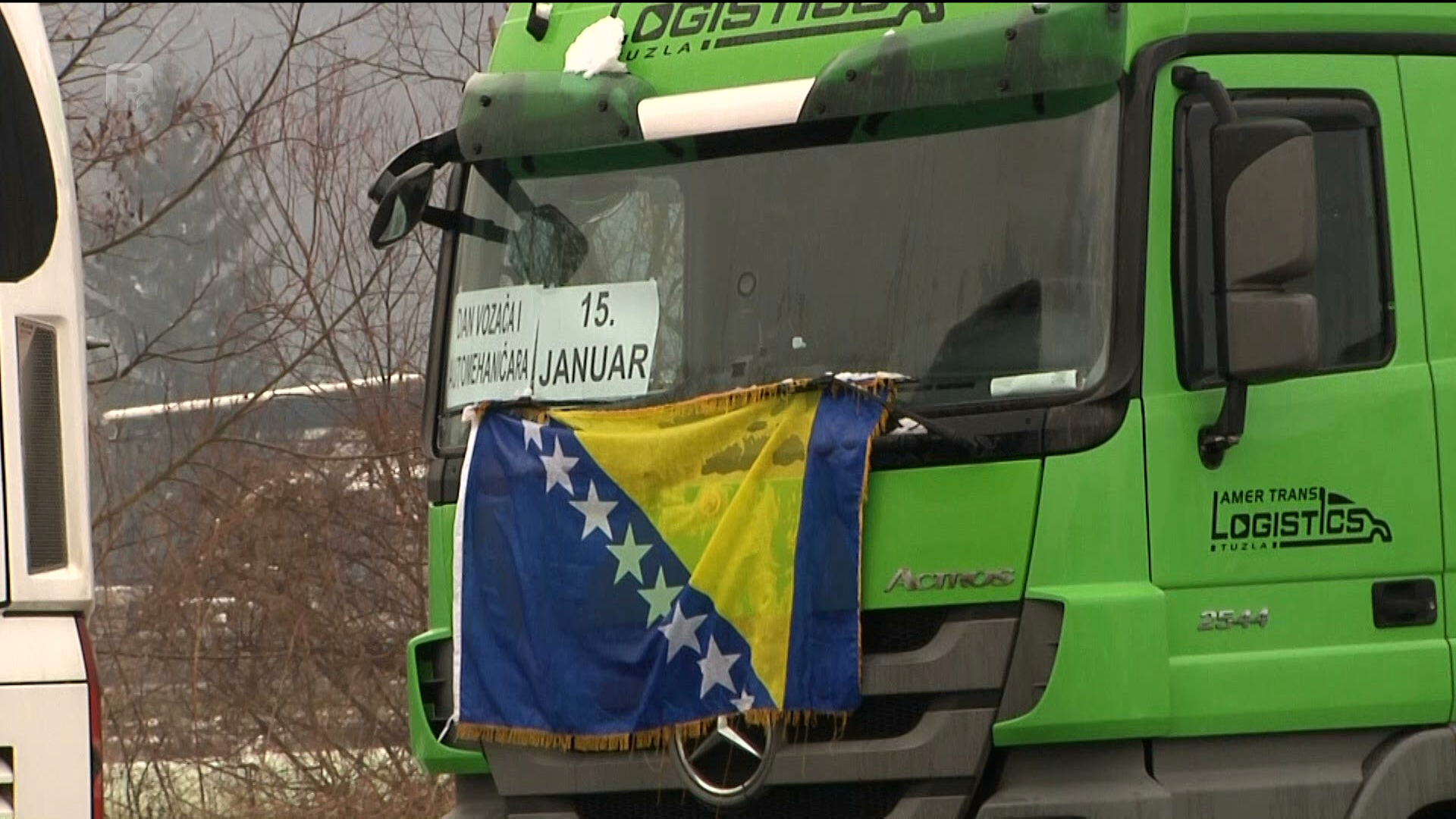 Svečani defile vozila Udruženje vozača i automehaničara Tuzla